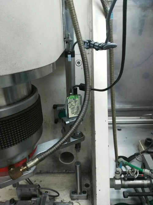 ����x����ӳ�λ�Ƃ����������