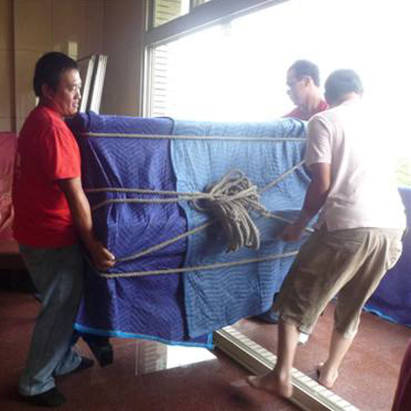 鋼琴、魚缸專運現(xiàn)場